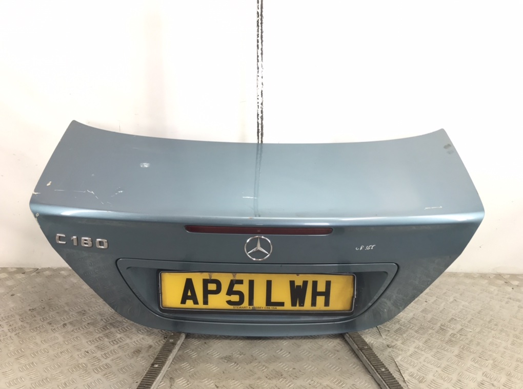 Крышка багажника для Mercedes C W203, 2001 г. 2.0 i бензин б/у