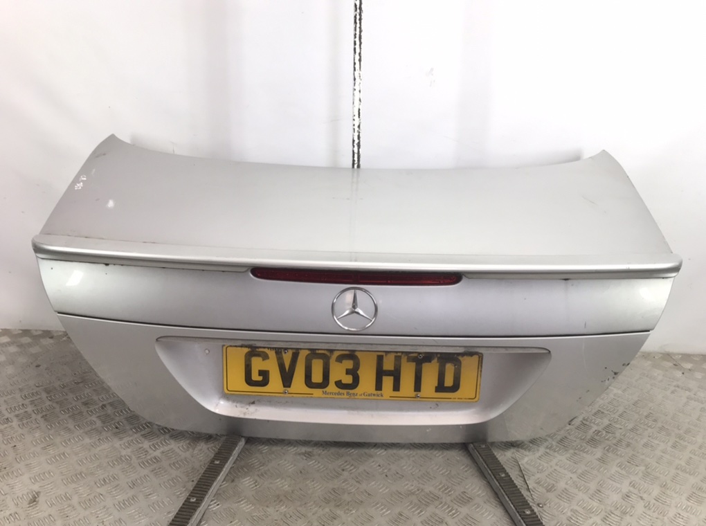 Крышка багажника для Mercedes E W211, 2003 г. 2.7 CDi дизель б/у
