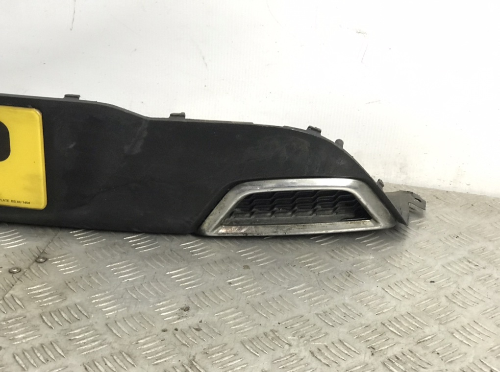 Накладка на бампер для Hyundai i30, 2010 г. 1.6 CRDi дизель б/у — фото 4