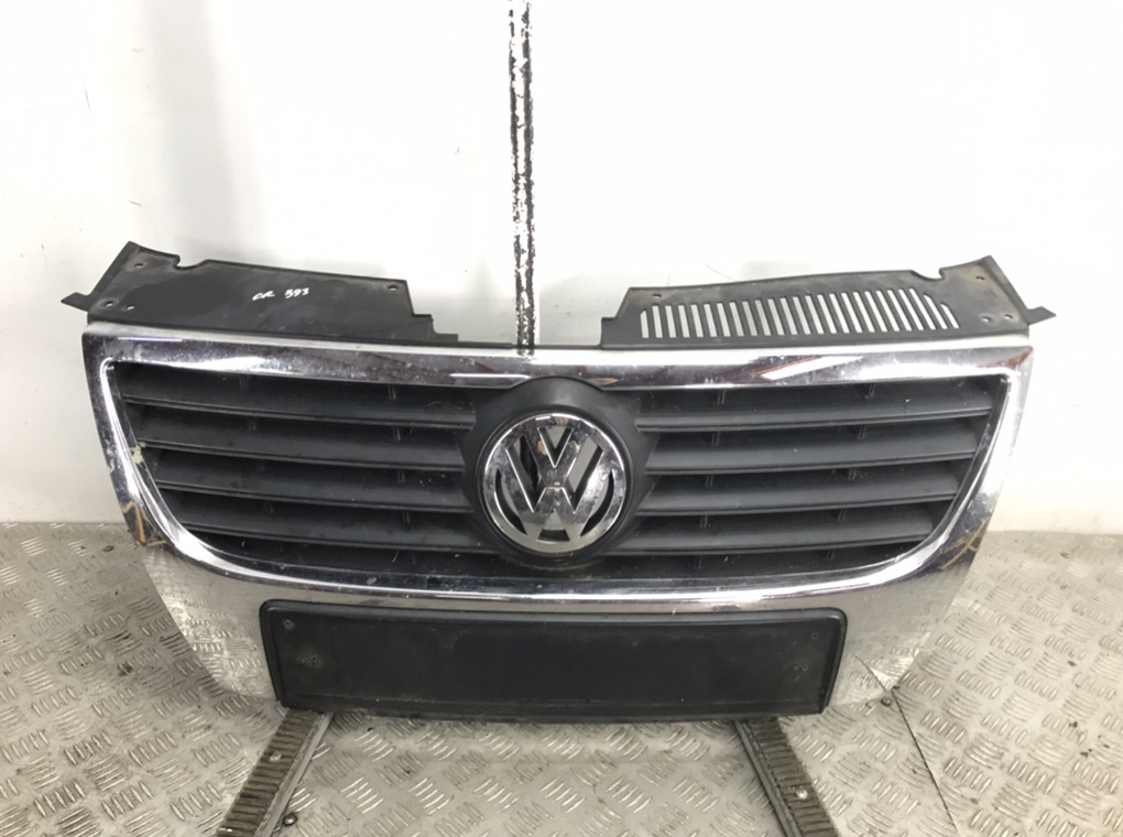 Решетка радиатора для Volkswagen Passat, 2006 г. 2.0 TDi дизель б/у