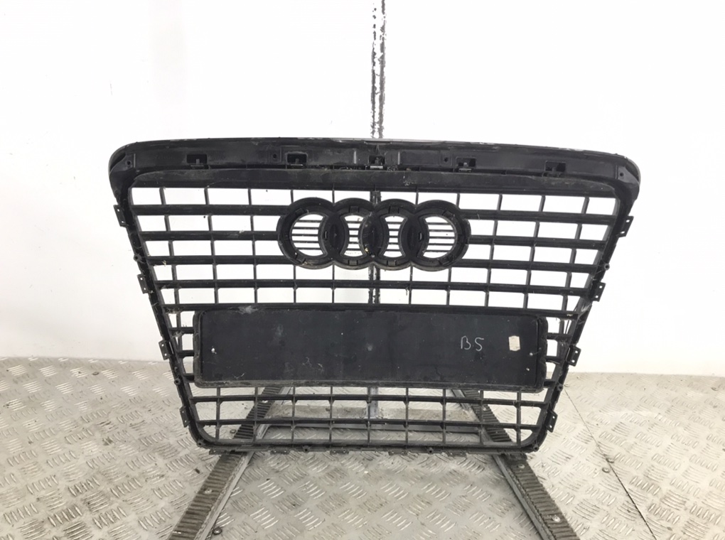 Решетка радиатора для Audi A6, 2009 г. 2.0 TDi дизель б/у — фото 2