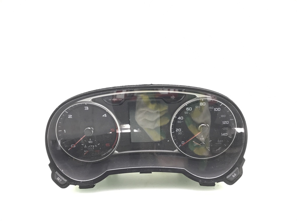 Щиток приборов (приборная панель) для Audi A1, 2011 г. 1.6 TDi дизель б/у