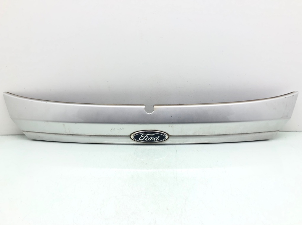 Накладка подсветки номера для Ford Fiesta, 2011 г. 1.6 TDCi дизель б/у