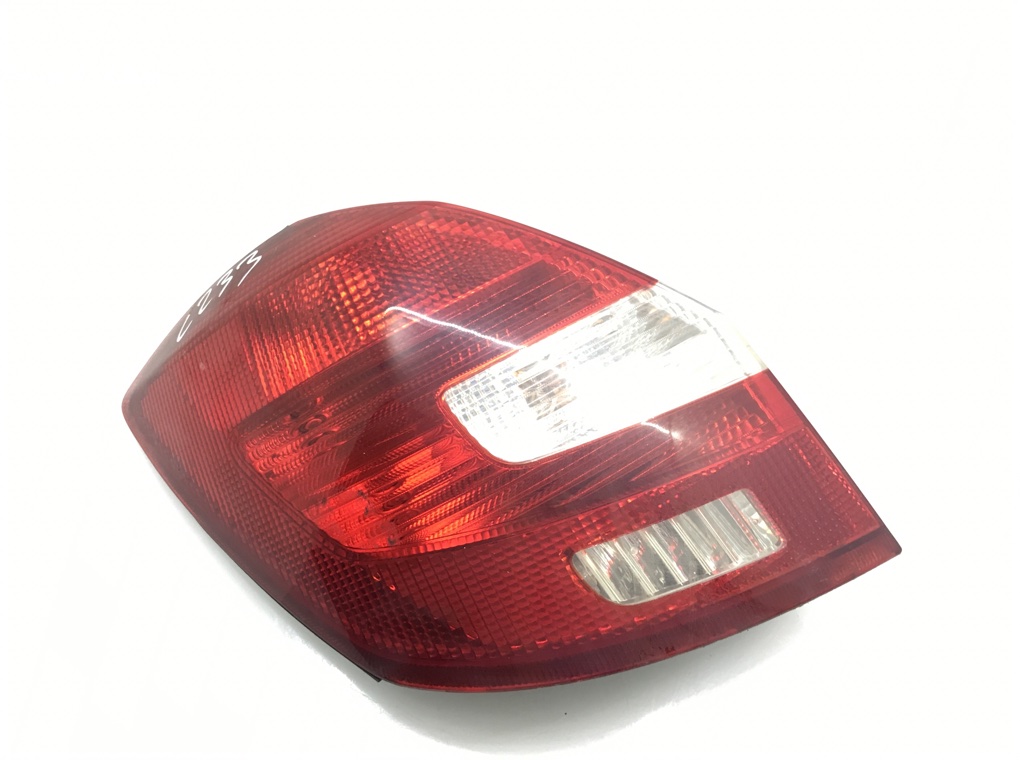 Фонарь задний левый для Skoda Fabia, 2008 г. 1.2 i бензин б/у