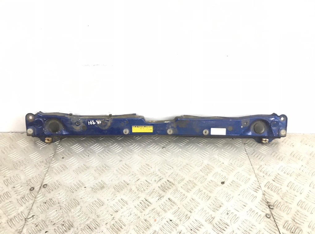 Планка под капот для Toyota RAV4, 2005 г. 2.0 TD дизель б/у