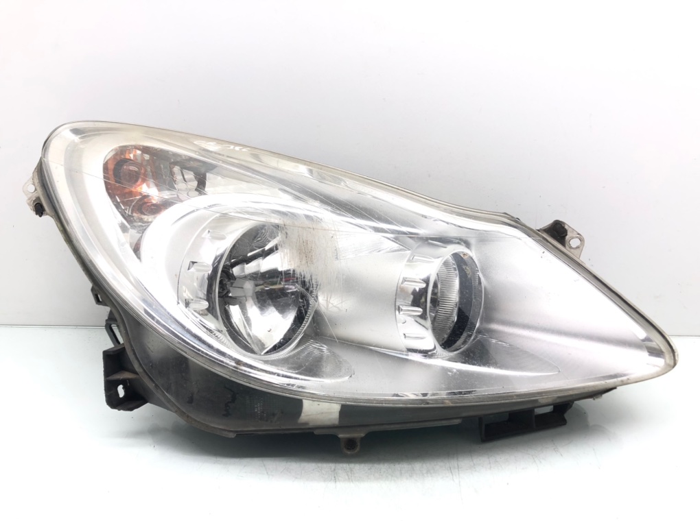 Фара правая для Opel Corsa, 2010 г. 1.3 CDTi дизель б/у