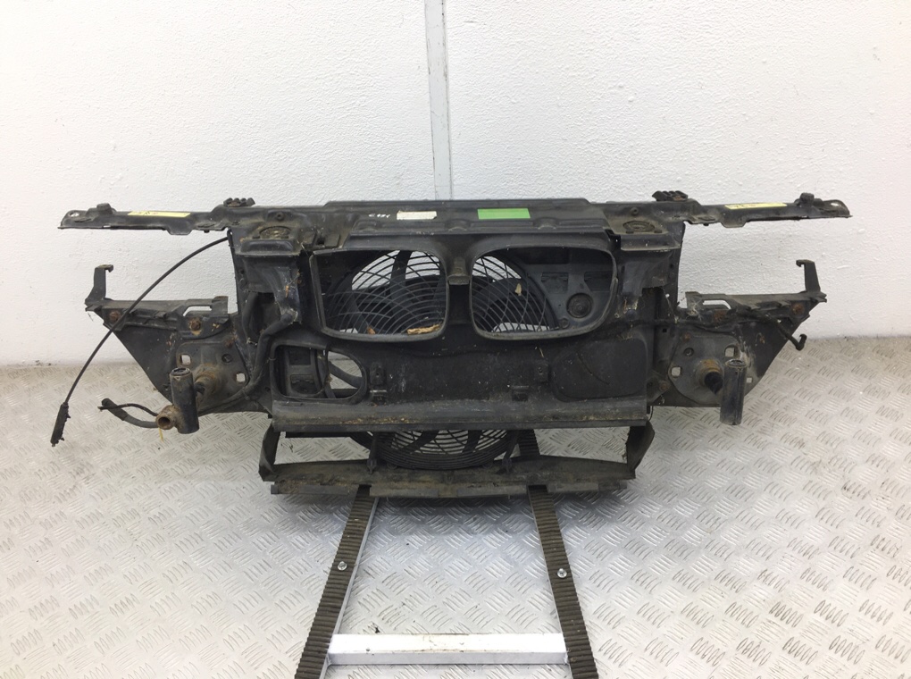 Панель передняя (телевизор) для BMW 5 E39, 2002 г. 2.5 TD дизель б/у