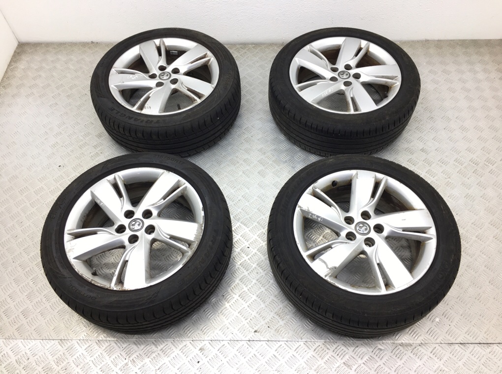 Диски литые R17 для Opel Astra (7.0Jx17 5x105 ET42 DIA56.6) б/у — 4 шт.