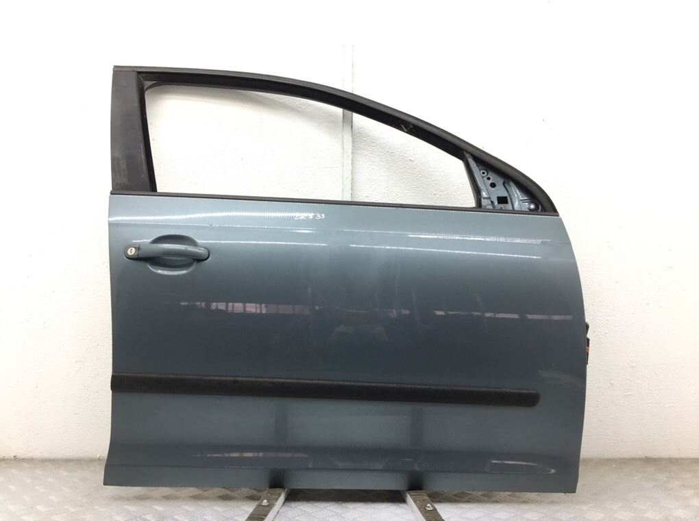 Дверь передняя правая для Volkswagen Golf, 2009 г. 1.9 TDi дизель б/у