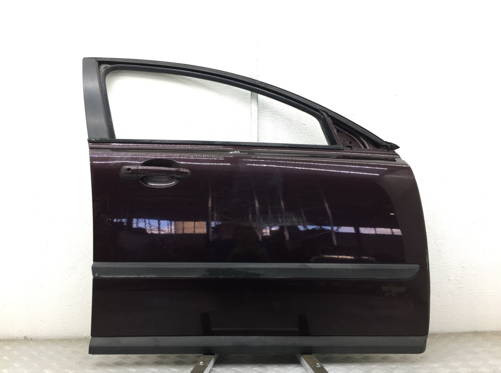 Дверь передняя правая для Volvo S40, 2005 г. 1.8 i бензин б/у