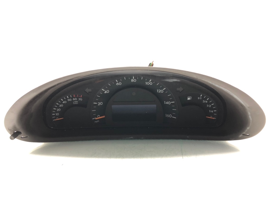 Щиток приборов (приборная панель) для Mercedes C W203, 2001 г. 2.0 i бензин б/у