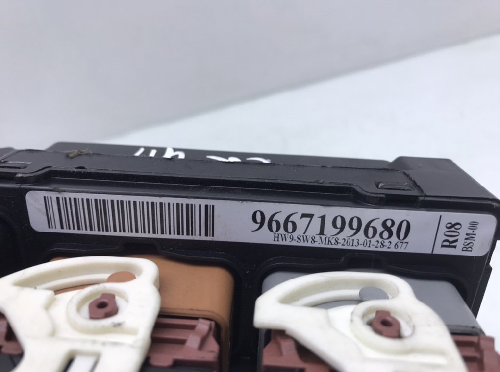 Блок предохранителей для Citroen C3 Picasso, 2013 г. 1.6 HDi дизель б/у — фото 5