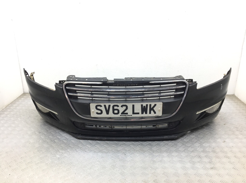 Бампер передний для Peugeot 508, 2012 г. 2.0 HDI дизель б/у