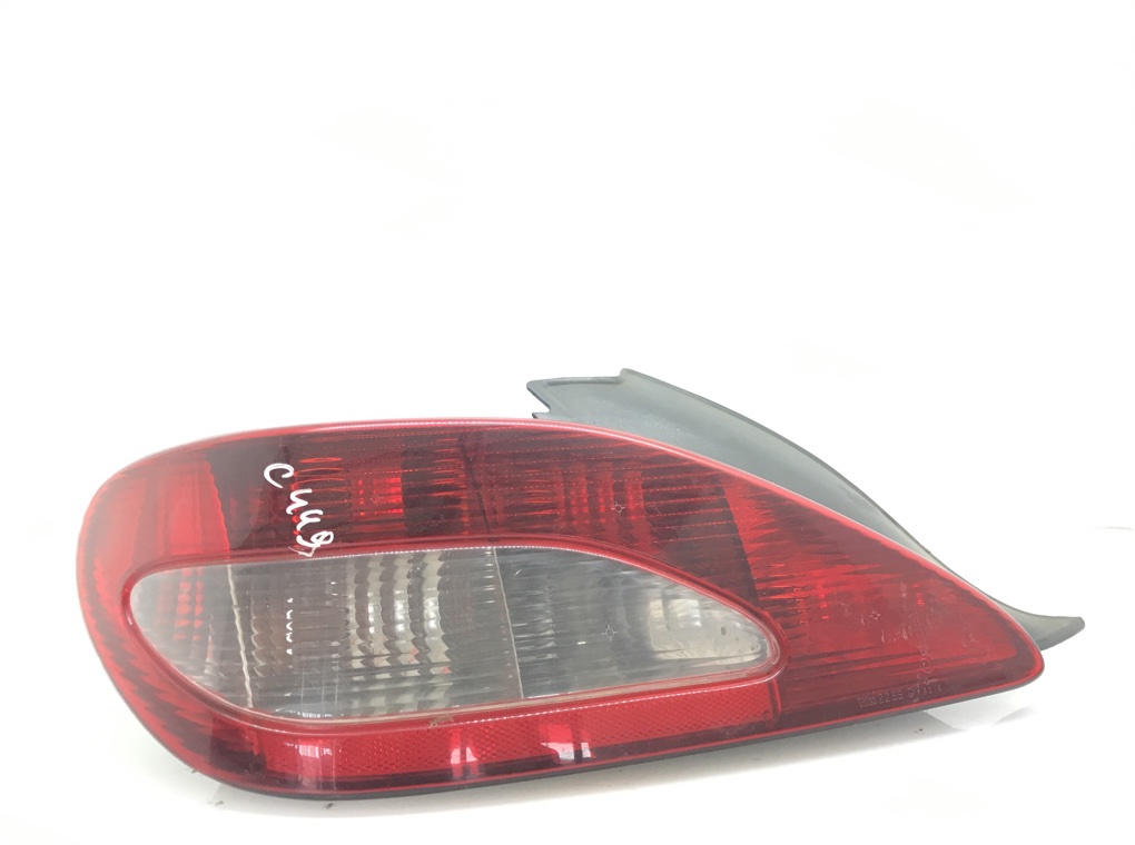 Фонарь задний левый для Peugeot 406, 2002 г. 2.2 HDi дизель б/у