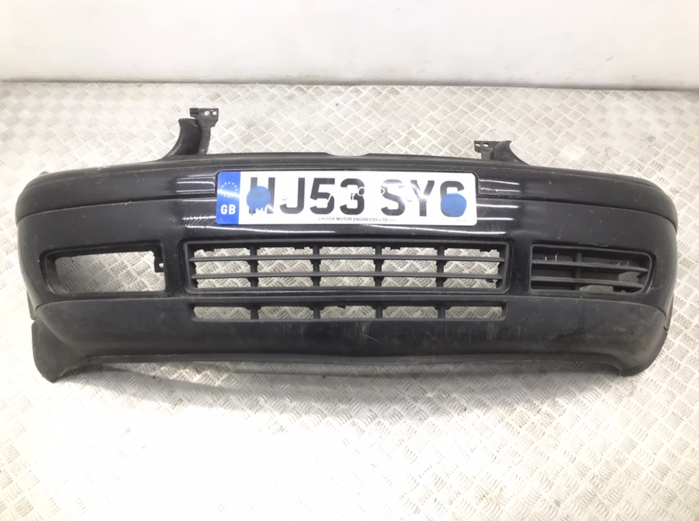 Бампер передний для Volkswagen Golf, 2003 г. 1.9 TDi дизель б/у