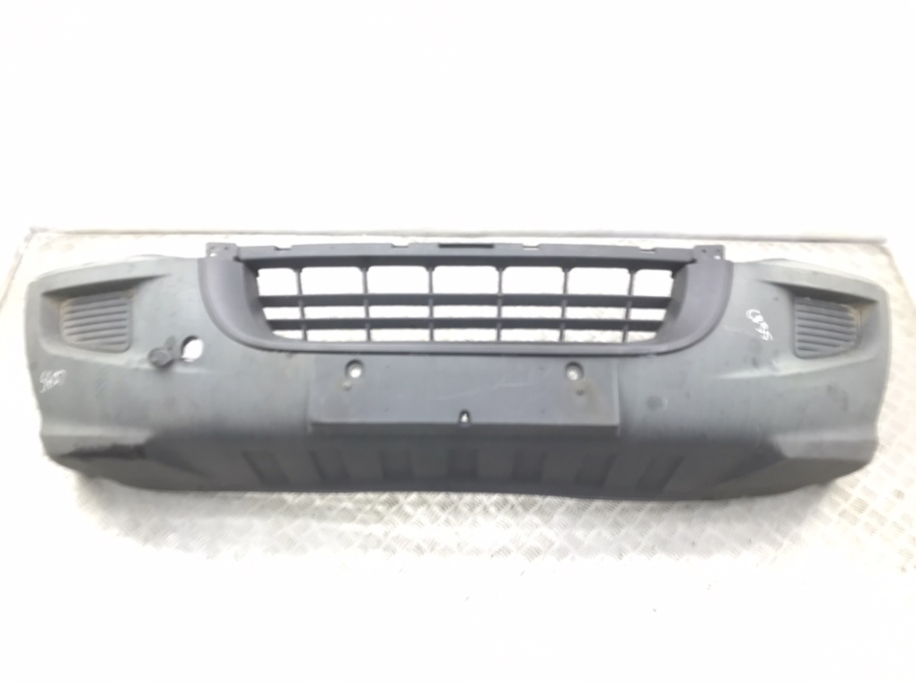 Бампер передний для Volkswagen Crafter, 2012 г. 2.0 TDi дизель б/у