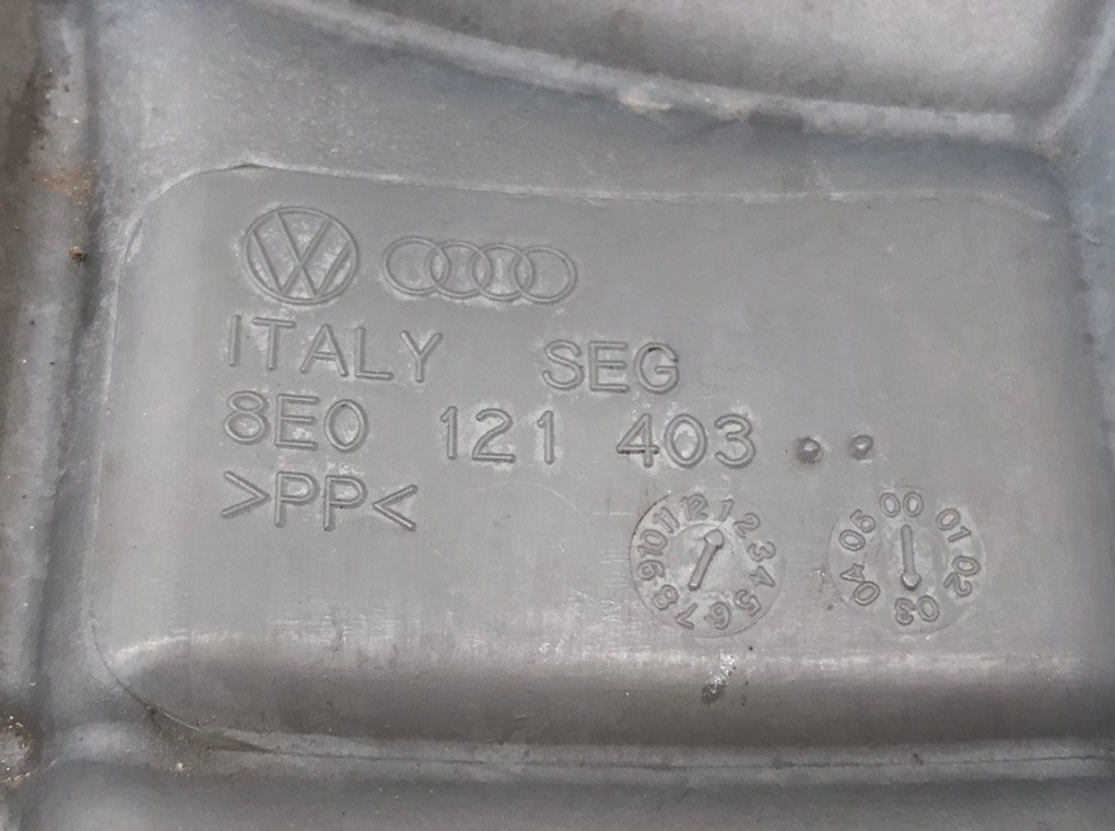Бачок расширительный для Audi A4, 2003 г. 1.9 TDi дизель б/у — фото 5