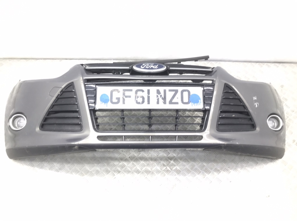 Бампер передний для Ford Focus, 2011 г. 1.6 i бензин б/у