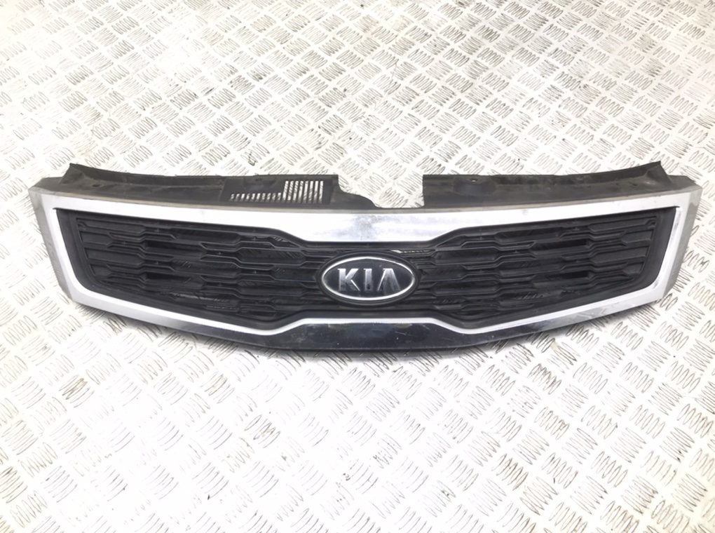 Решетка радиатора для Kia Ceed, 2010 г. 1.6 CRDi дизель б/у
