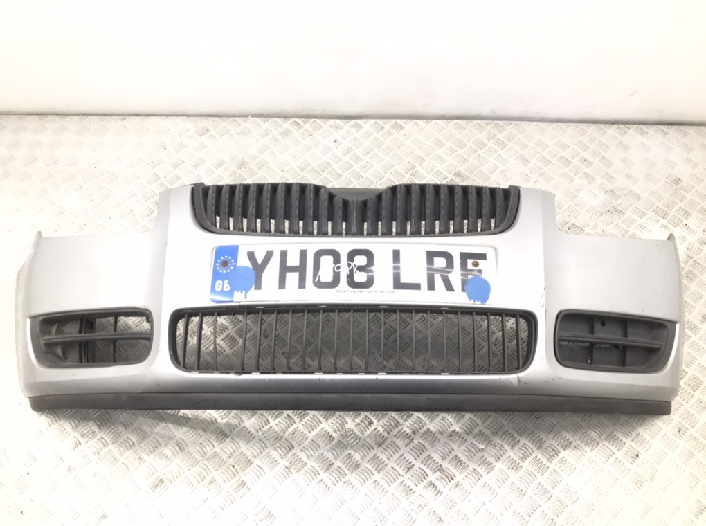 Бампер передний для Skoda Fabia, 2008 г. 1.2 i бензин б/у