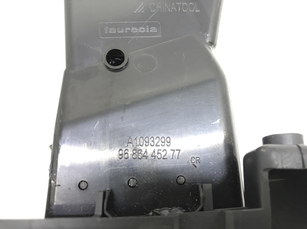 Дефлектор обдува салона для Peugeot 508, 2012 г. 2.0 HDI дизель б/у — фото 5