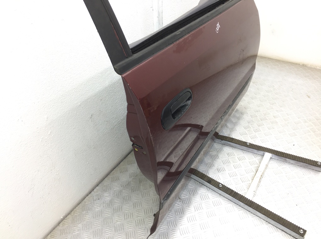 Дверь передняя правая для Nissan Almera Tino, 2003 г. 1.8 i бензин б/у — фото 3