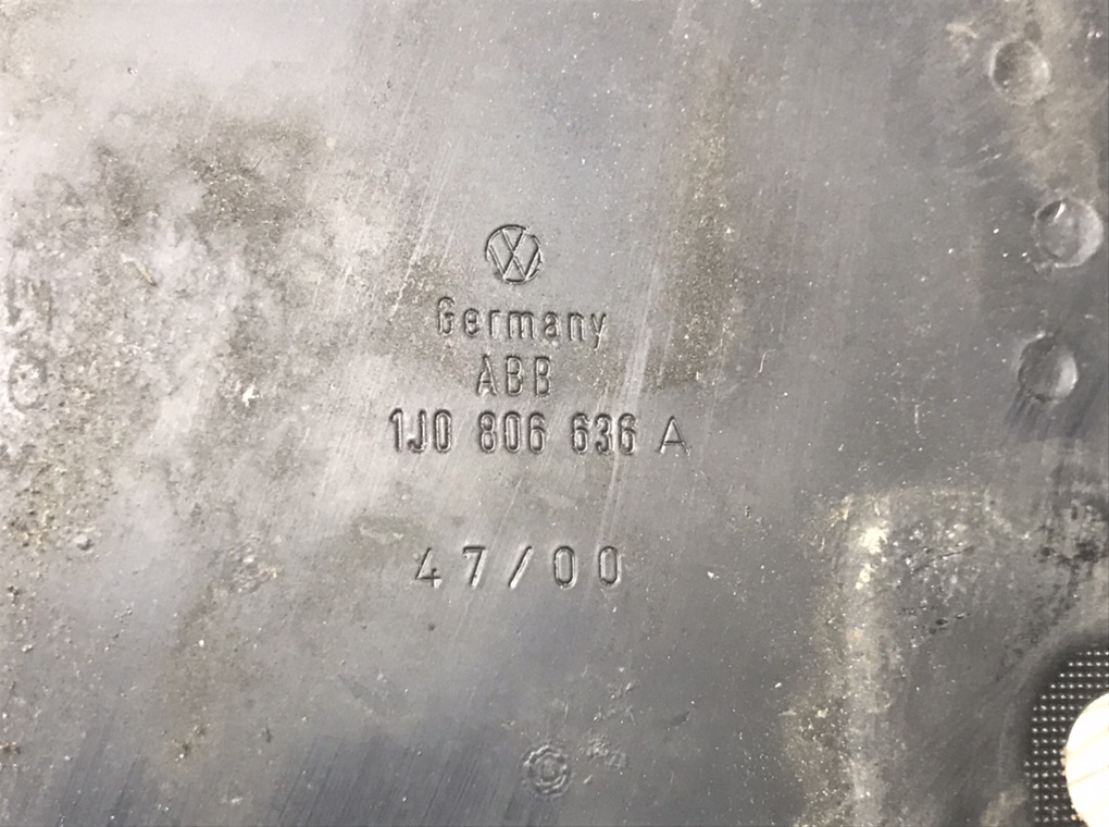 Панель передняя (телевизор) для Volkswagen Golf, 2001 г. 1.9 TDi дизель б/у — фото 9