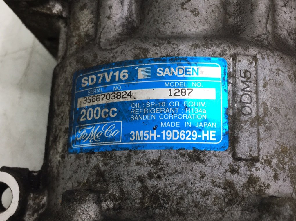 Компрессор кондиционера для Volvo V50, 2009 г. 2.0 TD дизель б/у — фото 5