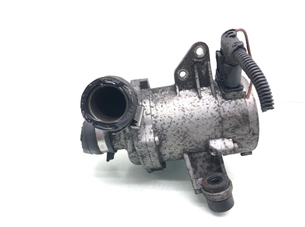 Помпа для BMW 1 E87/E81/E82/E88, 2011 г. 2.0 i бензин б/у