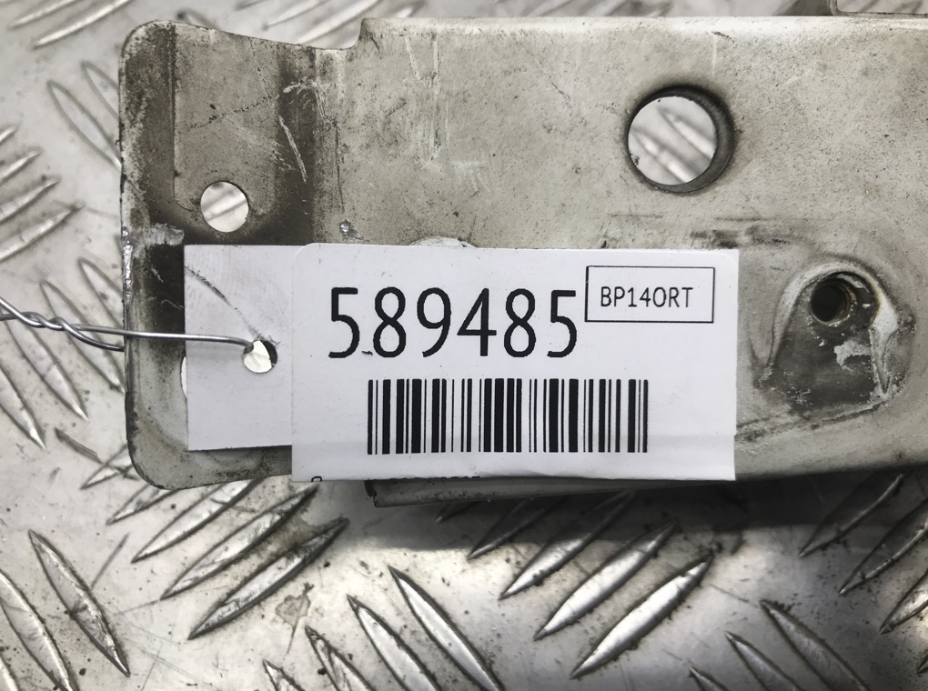 Планка под капот для Nissan Juke, 2014 г. 1.2 Ti бензин б/у — фото 7