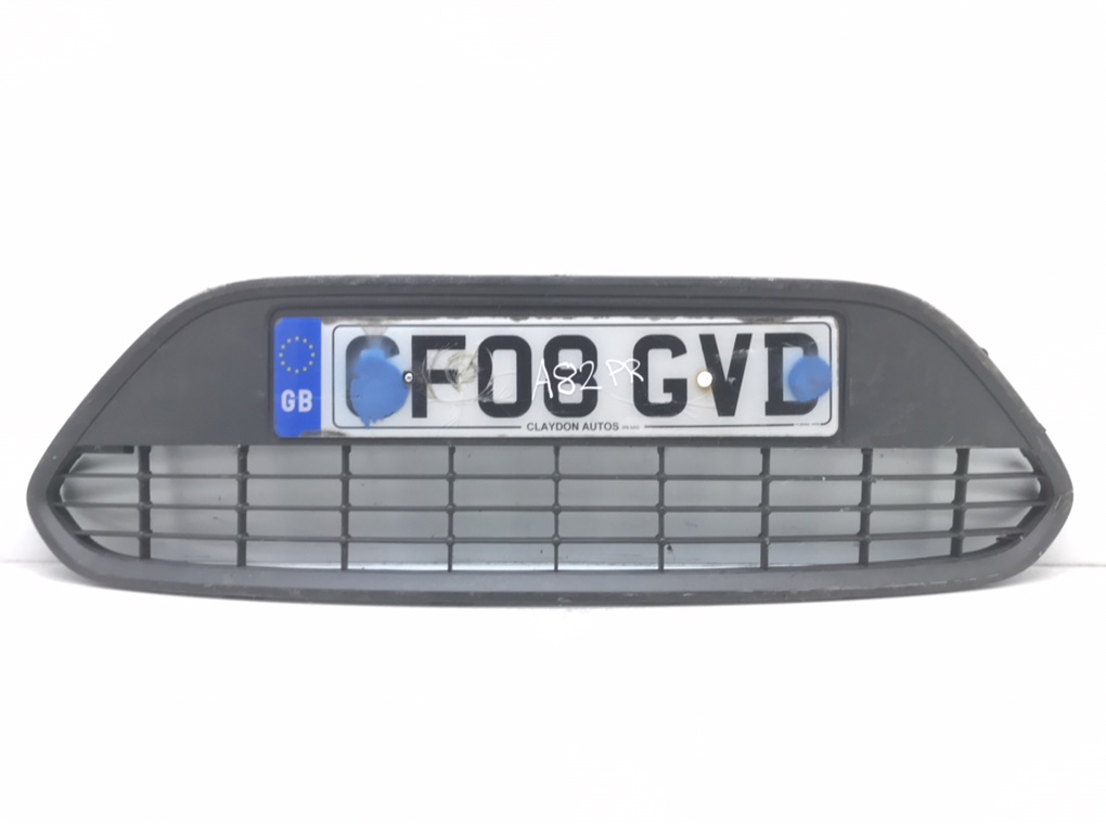 Заглушка (решетка) в бампер передний для Ford Focus, 2008 г. 1.6 i бензин б/у