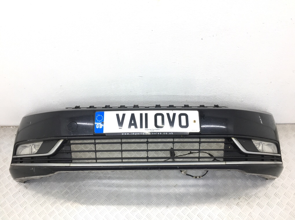 Бампер передний для Volkswagen Passat, 2011 г. 2.0 TDi дизель б/у