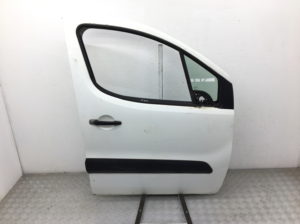 Дверь передняя правая для Citroen Berlingo, 2014 г. 1.6 HDi дизель б/у