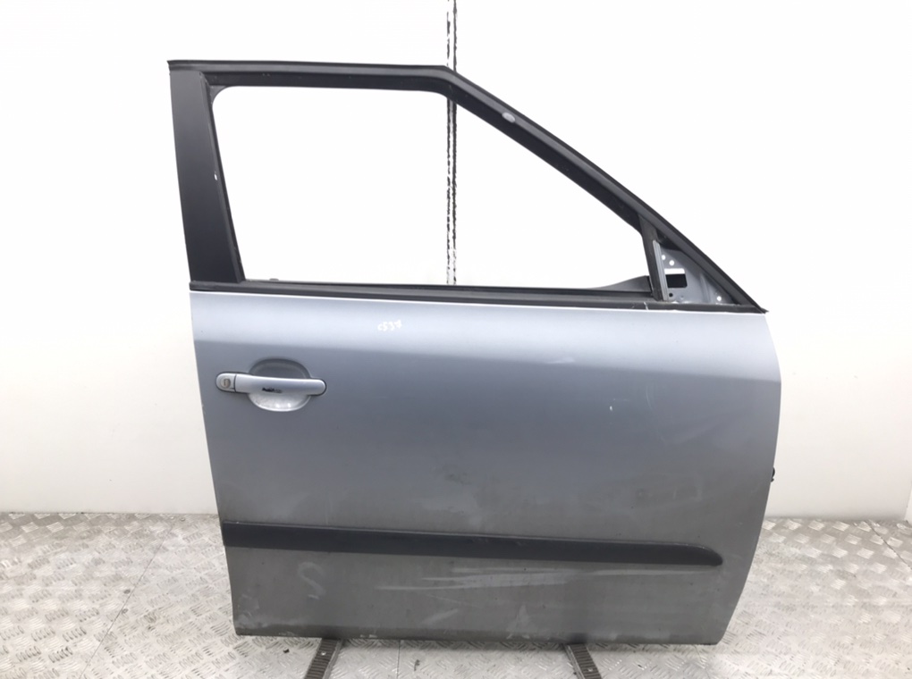 Дверь передняя правая для Skoda Fabia, 2010 г. 1.6 TDi дизель б/у