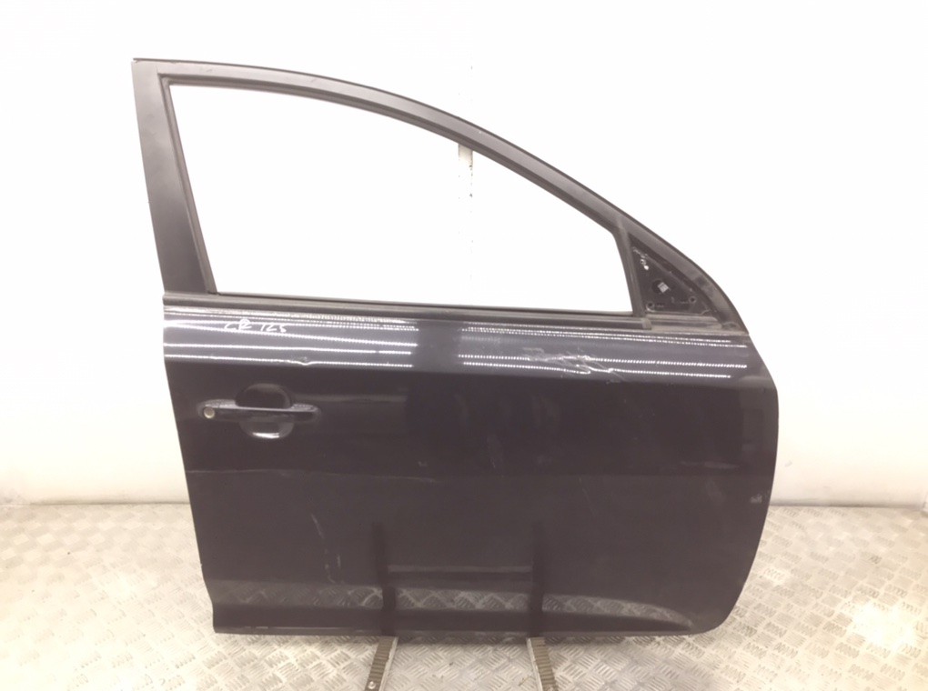 Дверь передняя правая для Kia Ceed, 2010 г. 1.6 CRDi дизель б/у