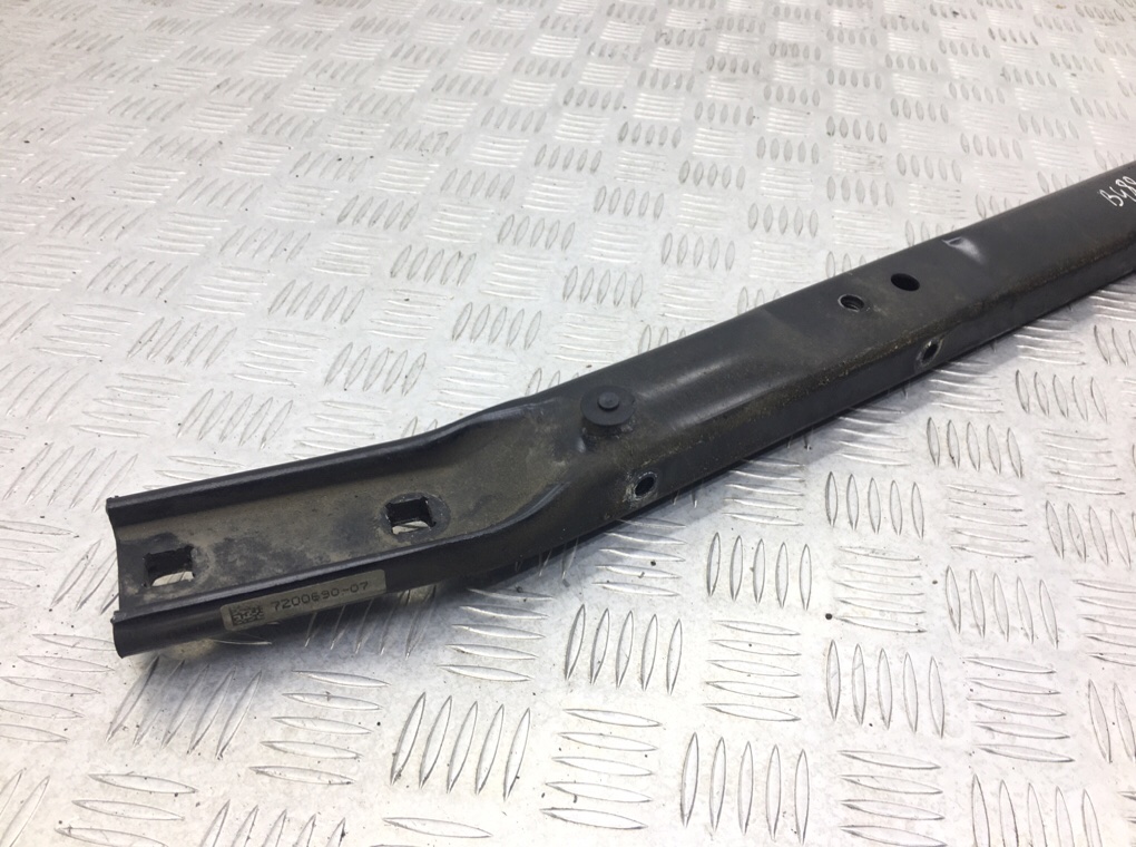 Планка под капот для BMW 5 F10/F11/GT F07, 2010 г. 2.0 TD дизель б/у — фото 3