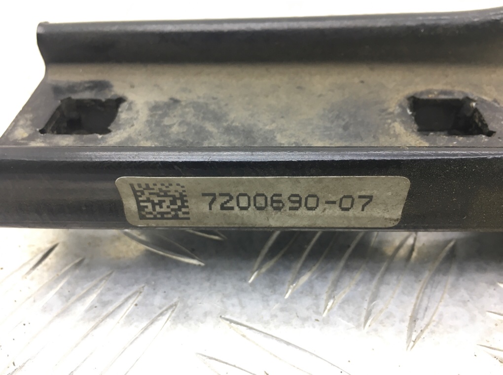Планка под капот для BMW 5 F10/F11/GT F07, 2010 г. 2.0 TD дизель б/у — фото 5