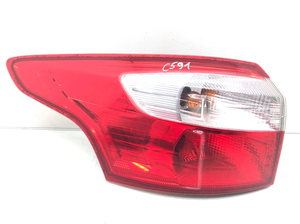 Фонарь задний левый для Ford Focus, 2011 г. 1.6 i бензин б/у