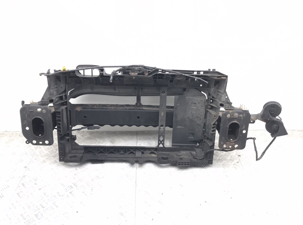 Панель передняя (телевизор) для Ford Fiesta, 2012 г. 1.2 i бензин б/у — фото 2