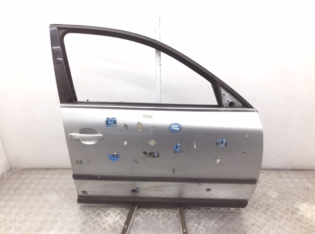 Дверь передняя правая для Volkswagen Passat, 2002 г. 1.9 TDi дизель б/у