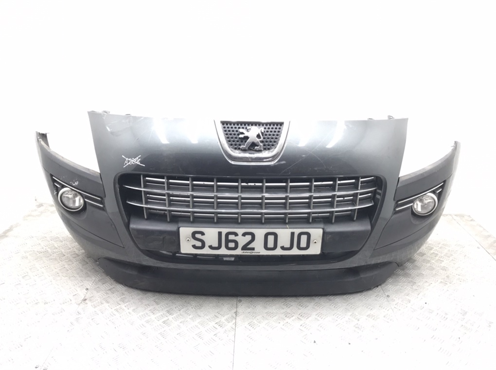 Бампер передний для Peugeot 3008, 2012 г. 1.6 HDi дизель б/у
