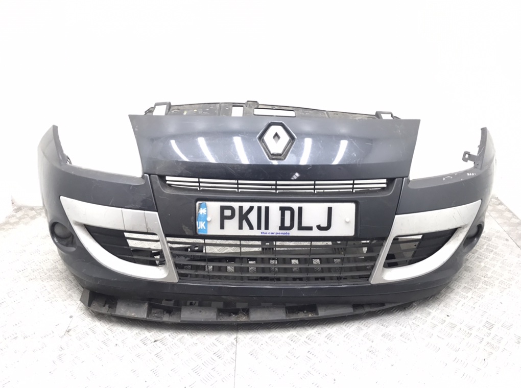 Бампер передний для Renault Scenic, 2011 г. 1.5 DCi дизель б/у
