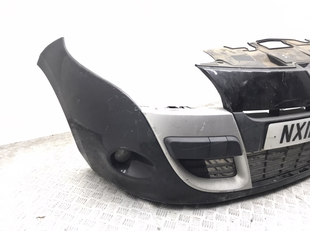 Бампер передний для Renault Megane, 2011 г. 1.5 DCi дизель б/у — фото 3
