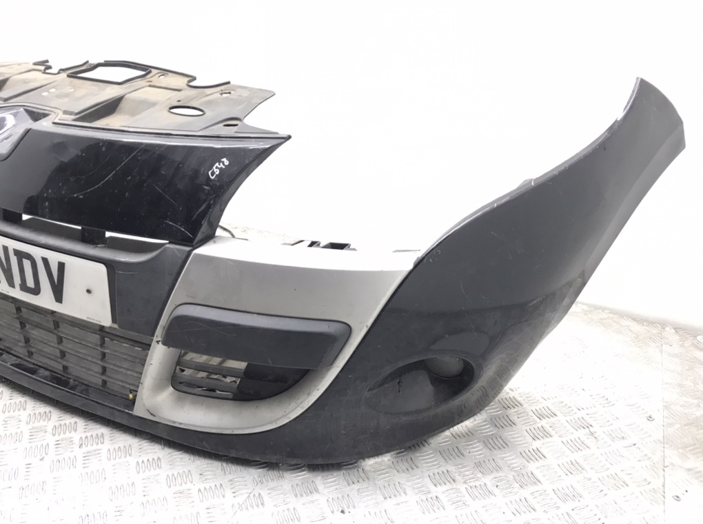 Бампер передний для Renault Megane, 2011 г. 1.5 DCi дизель б/у — фото 4