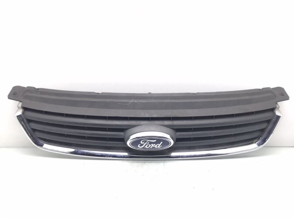 Решетка радиатора для Ford Kuga, 2011 г. 2.0 TDCI дизель б/у