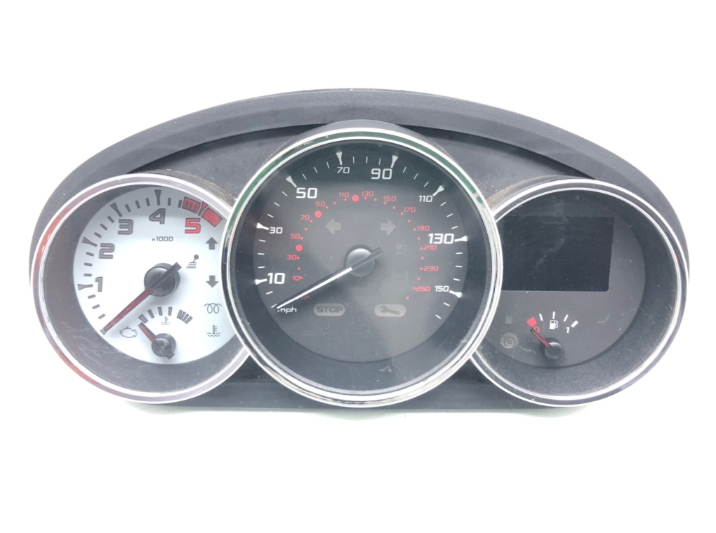 Щиток приборов (приборная панель) для Renault Megane, 2011 г. 1.5 DCi дизель б/у