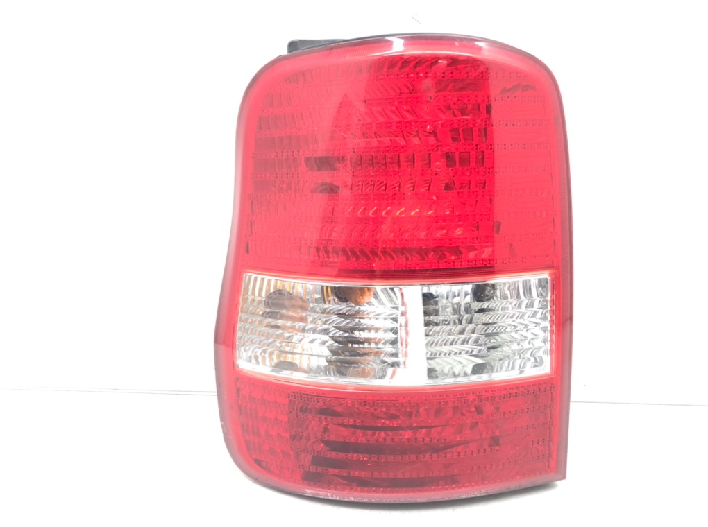 Фонарь задний левый для Kia Carnival, 2006 г. 2.9 CRDi дизель б/у