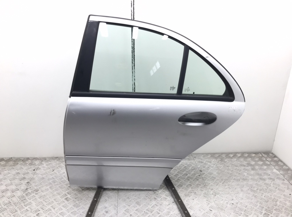 Дверь задняя левая для Mercedes C W203, 2007 г. 2.2 CDi дизель б/у
