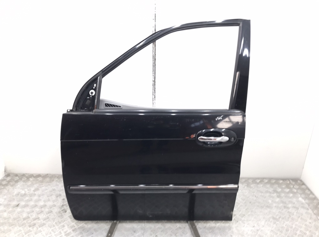 Дверь передняя левая для Kia Carnival, 2006 г. 2.9 CRDi дизель б/у