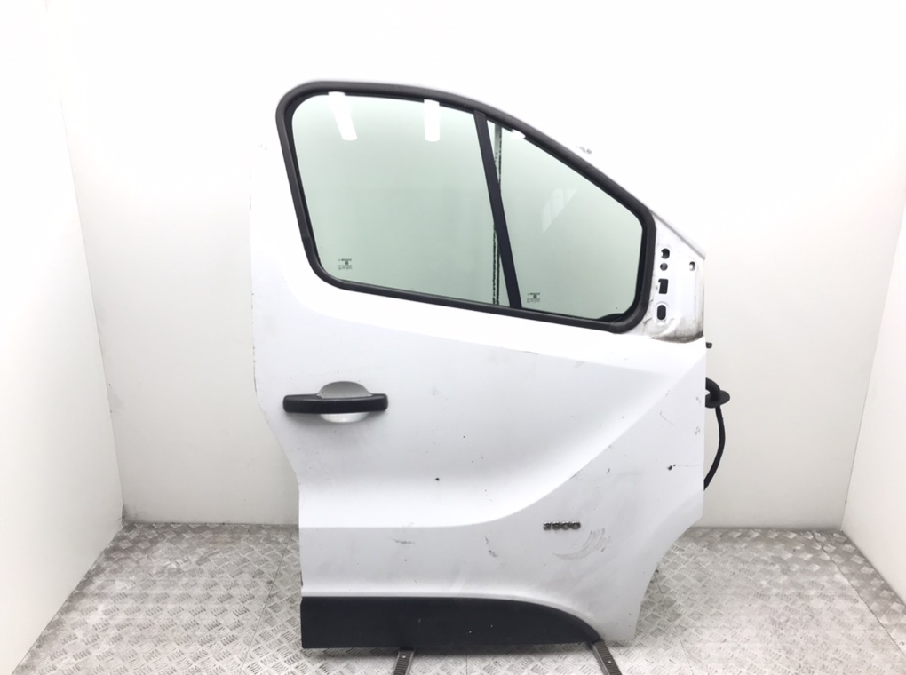 Дверь передняя правая для Opel Vivaro, 2015 г. 1.6 DCi дизель б/у